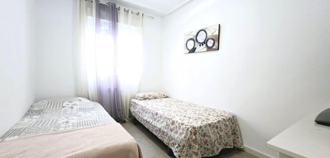 Herverkoop - Appartement / flat -
Torrevieja - Estacion de autobuses