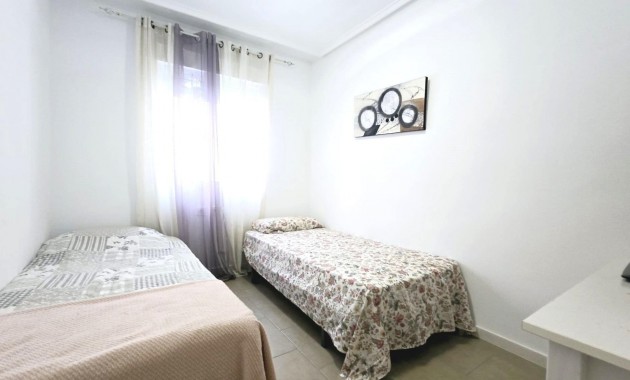Herverkoop - Appartement / flat -
Torrevieja - Estacion de autobuses