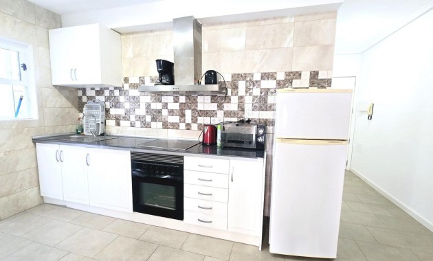 Herverkoop - Appartement / flat -
Torrevieja - Estacion de autobuses