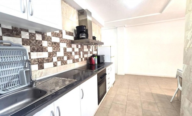 Herverkoop - Appartement / flat -
Torrevieja - Estacion de autobuses