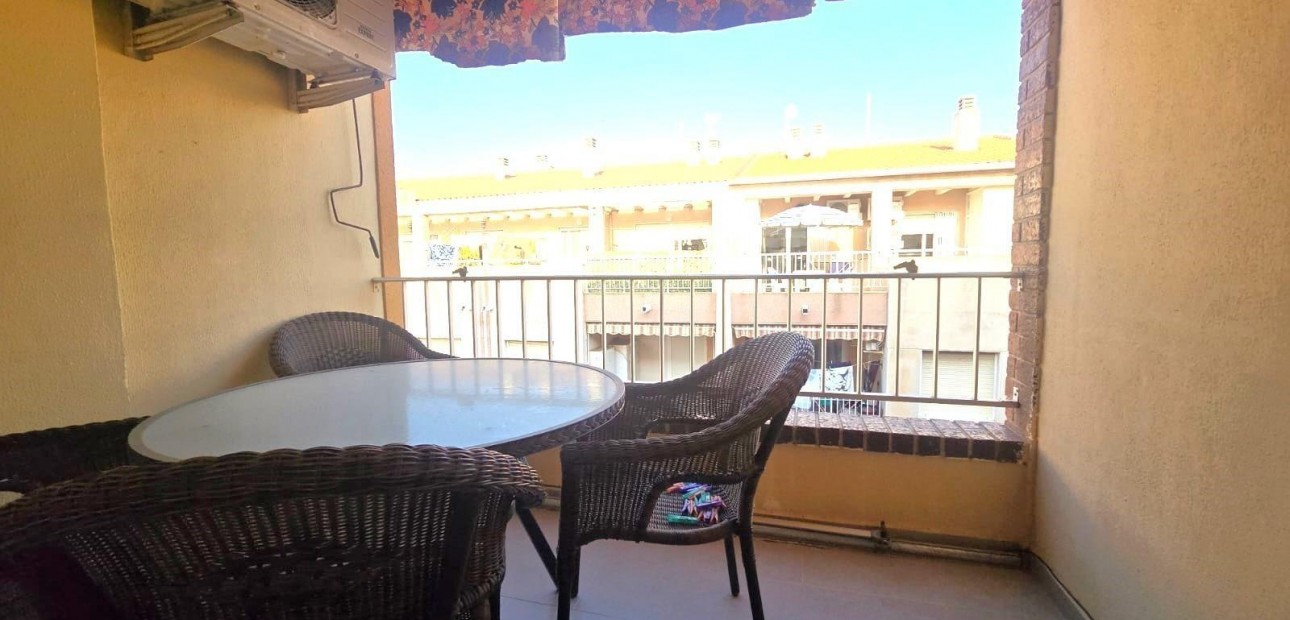 Herverkoop - Appartement / flat -
Torrevieja - Estacion de autobuses