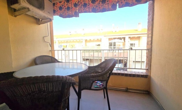 Herverkoop - Appartement / flat -
Torrevieja - Estacion de autobuses