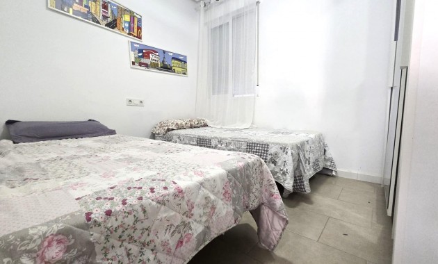 Herverkoop - Appartement / flat -
Torrevieja - Estacion de autobuses