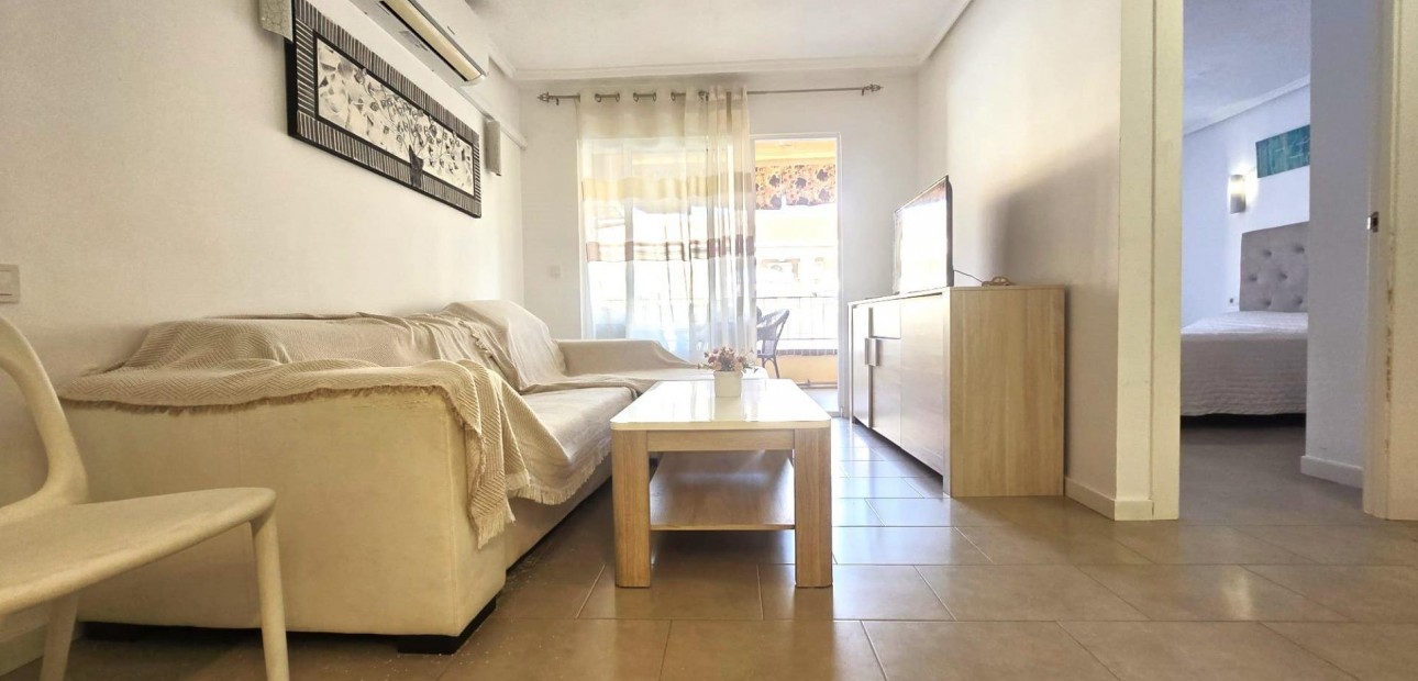 Herverkoop - Appartement / flat -
Torrevieja - Estacion de autobuses