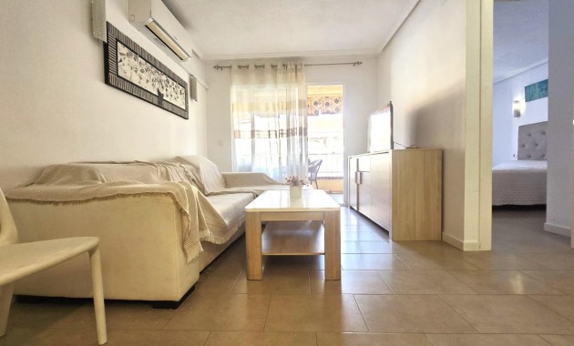 Herverkoop - Appartement / flat -
Torrevieja - Estacion de autobuses