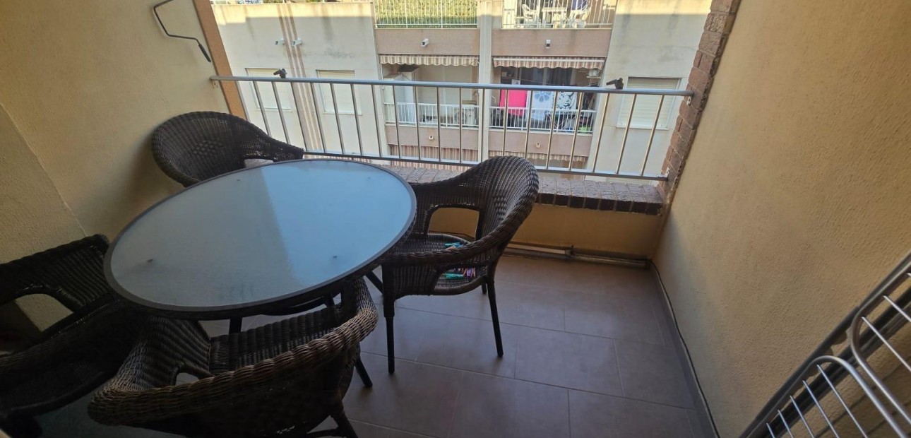 Herverkoop - Appartement / flat -
Torrevieja - Estacion de autobuses