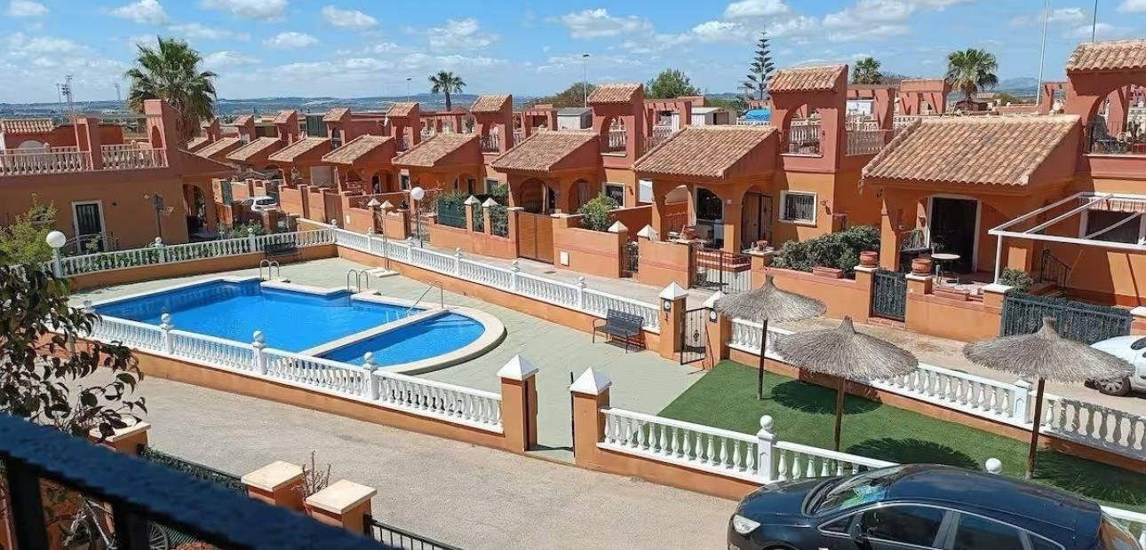 Sale - Terraced house -
Torrevieja - Estacion de autobuses