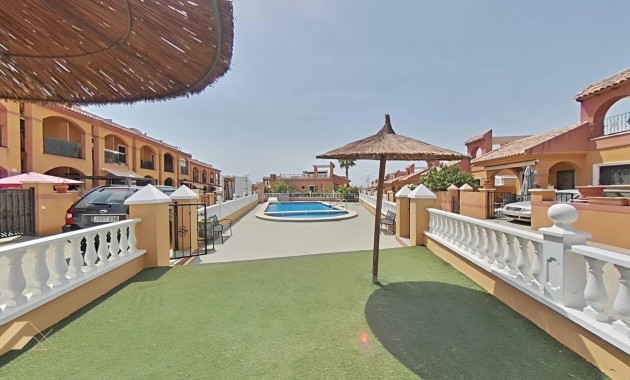 Sale - Terraced house -
Torrevieja - Estacion de autobuses