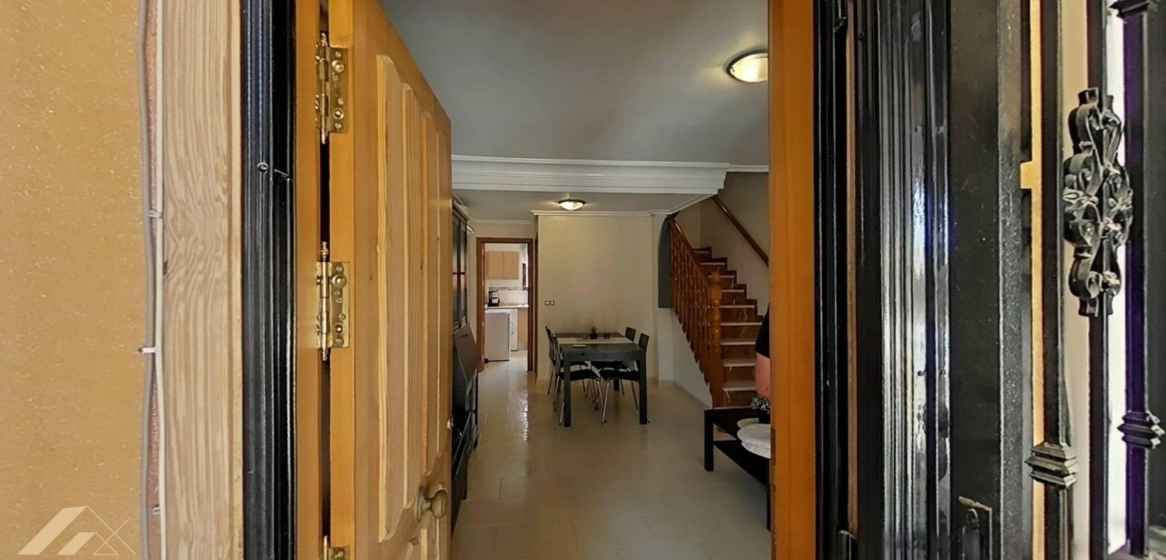 Sale - Terraced house -
Torrevieja - Estacion de autobuses
