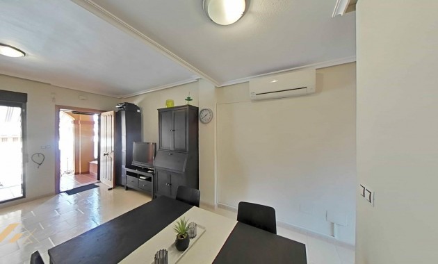 Sale - Terraced house -
Torrevieja - Estacion de autobuses