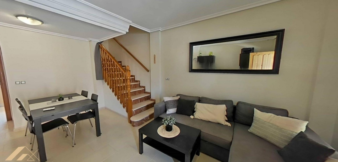 Sale - Terraced house -
Torrevieja - Estacion de autobuses