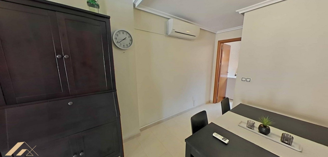 Sale - Terraced house -
Torrevieja - Estacion de autobuses