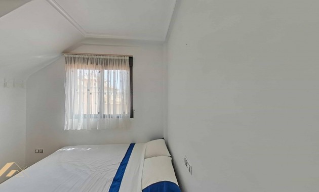 Sale - Terraced house -
Torrevieja - Estacion de autobuses