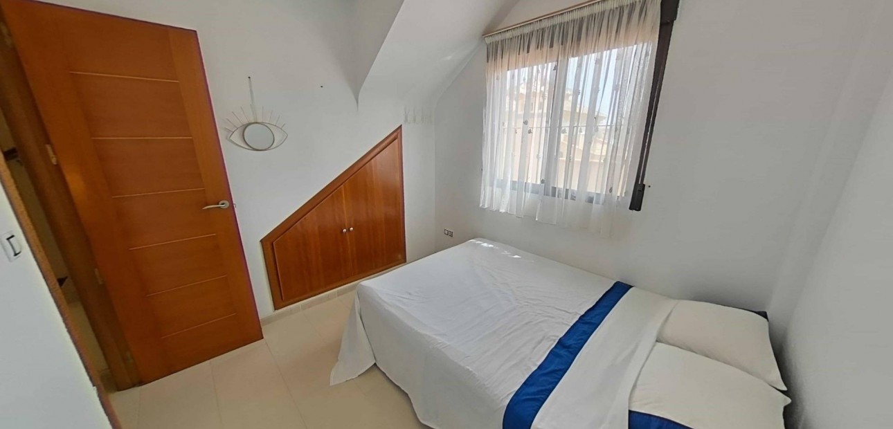 Sale - Terraced house -
Torrevieja - Estacion de autobuses