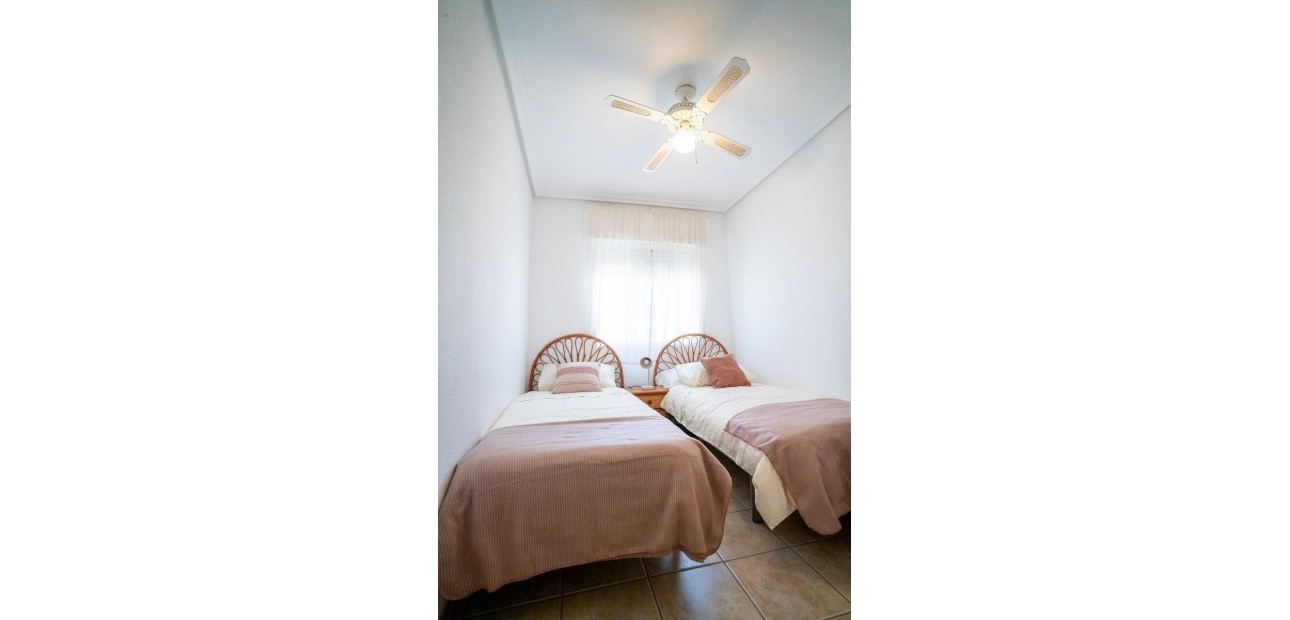 Venta - Bungalow -
Orihuela Costa - Cabo Roig