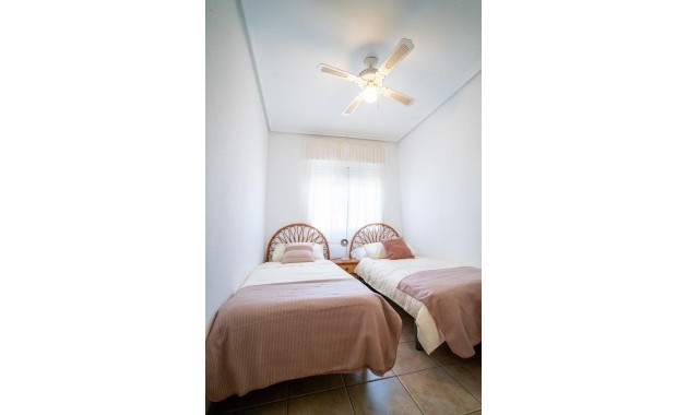 Venta - Bungalow -
Orihuela Costa - Cabo Roig