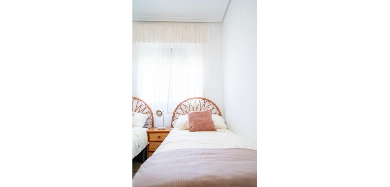 Venta - Bungalow -
Orihuela Costa - Cabo Roig