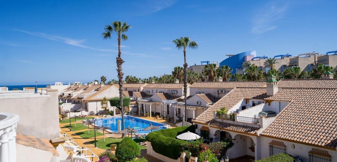 Venta - Bungalow -
Orihuela Costa - Cabo Roig