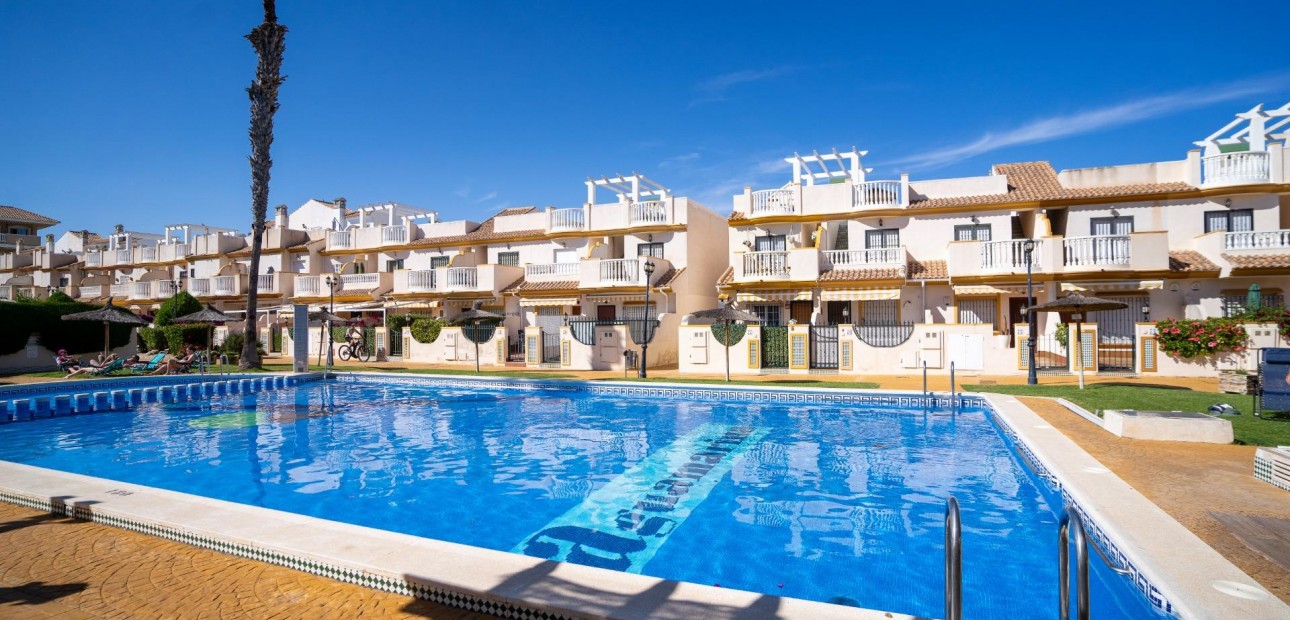 Venta - Bungalow -
Orihuela Costa - Cabo Roig