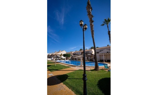 Venta - Bungalow -
Orihuela Costa - Cabo Roig