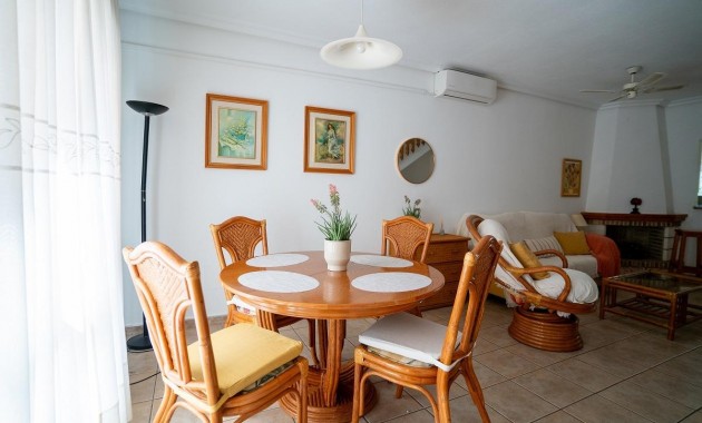 Venta - Bungalow -
Orihuela Costa - Cabo Roig