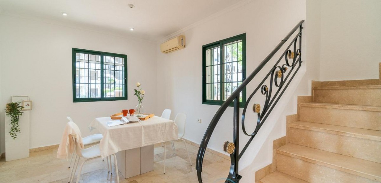 Herverkoop - Villa -
Orihuela Costa - Villamartín-Las Filipinas