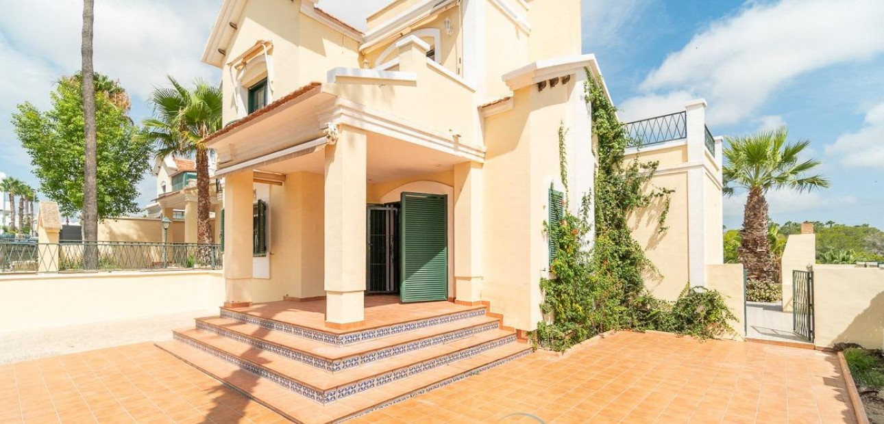Herverkoop - Villa -
Orihuela Costa - Villamartín-Las Filipinas