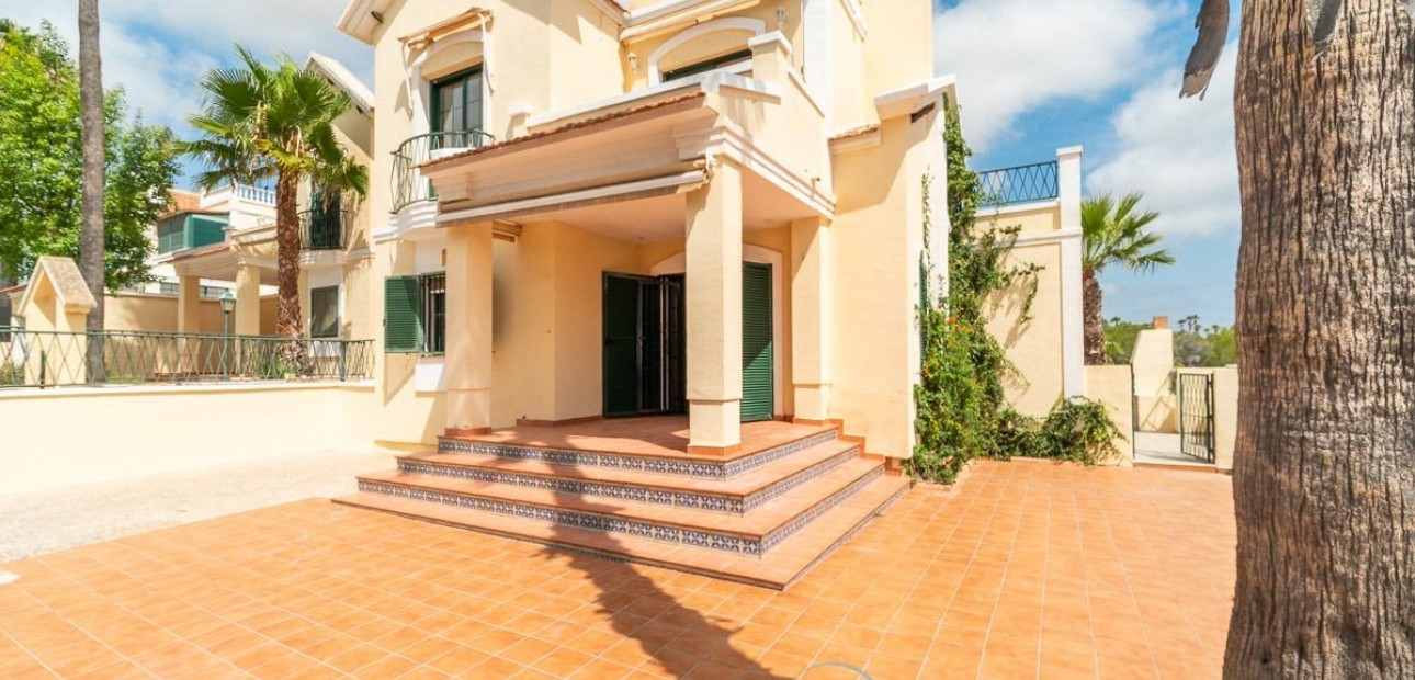 Herverkoop - Villa -
Orihuela Costa - Villamartín-Las Filipinas