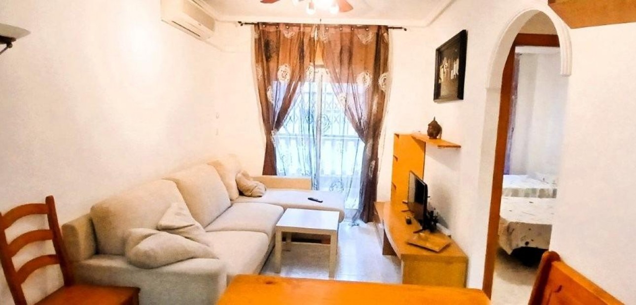 Herverkoop - Appartement / flat -
Torrevieja - Estacion de autobuses