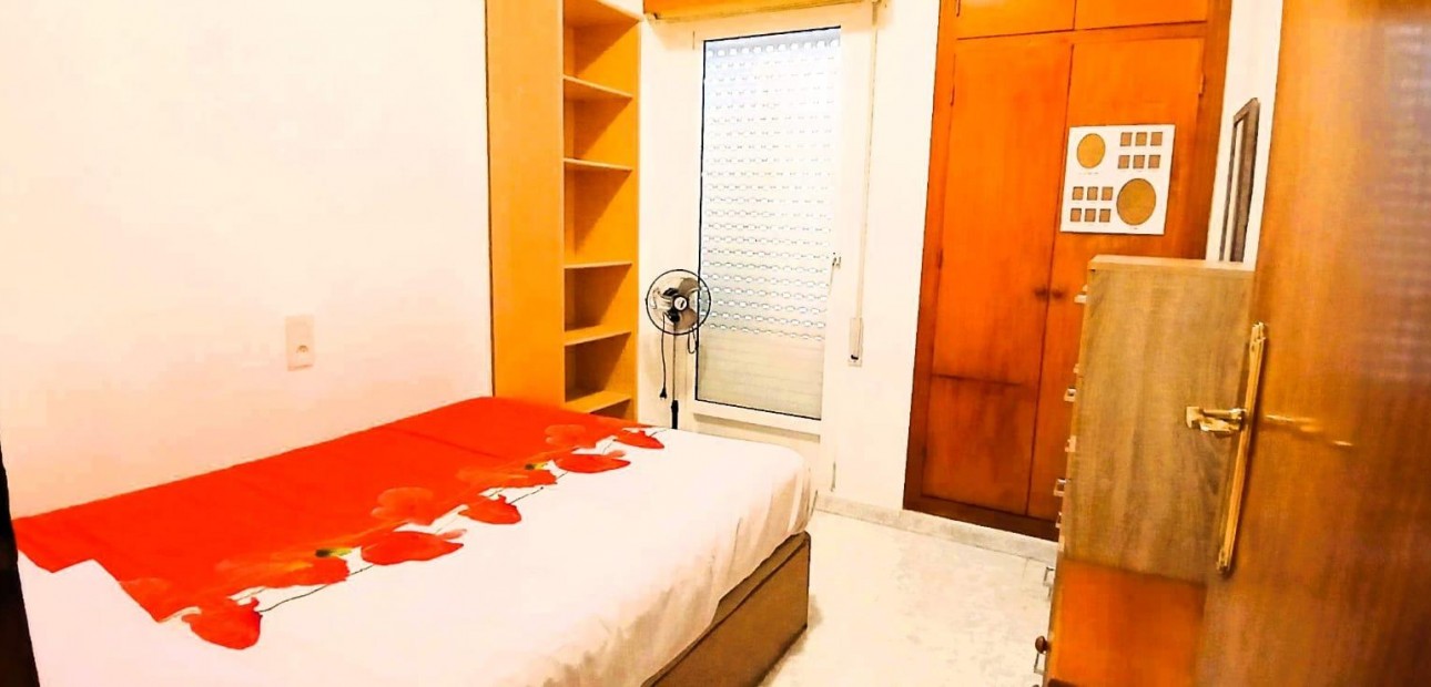 Herverkoop - Appartement / flat -
Torrevieja - Estacion de autobuses