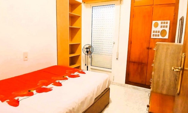 Herverkoop - Appartement / flat -
Torrevieja - Estacion de autobuses