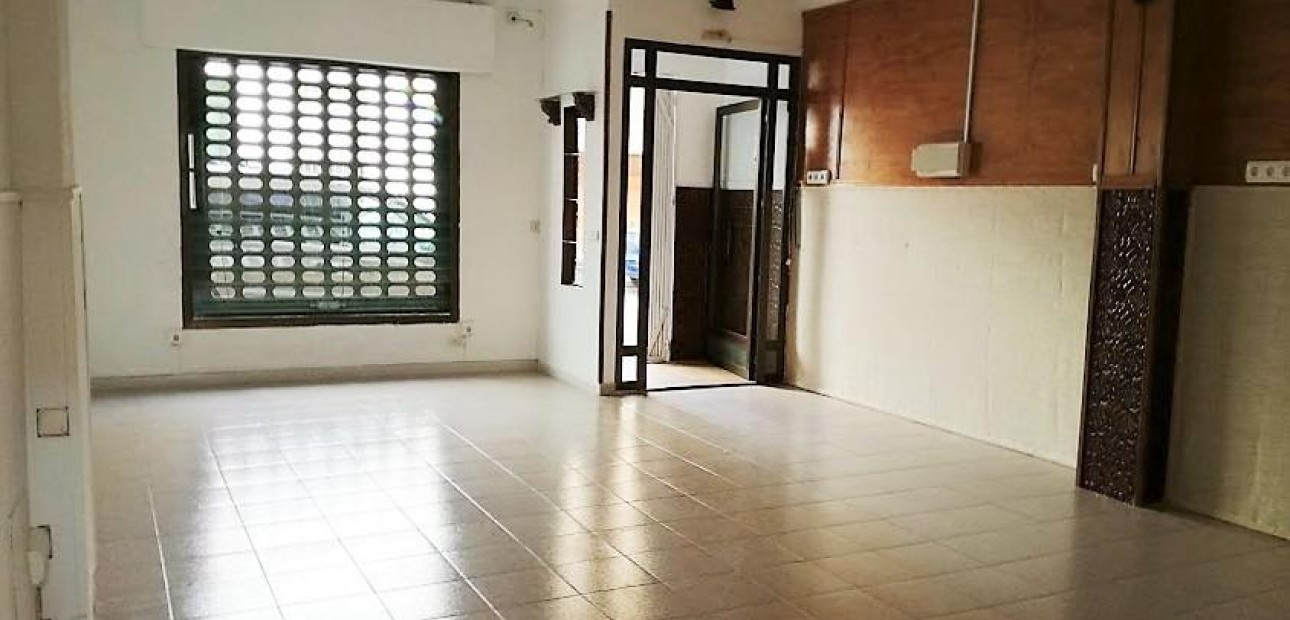 Sale - Commercial Unit -
Torrevieja - torrevieja