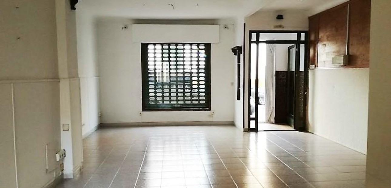 Sale - Commercial Unit -
Torrevieja - torrevieja