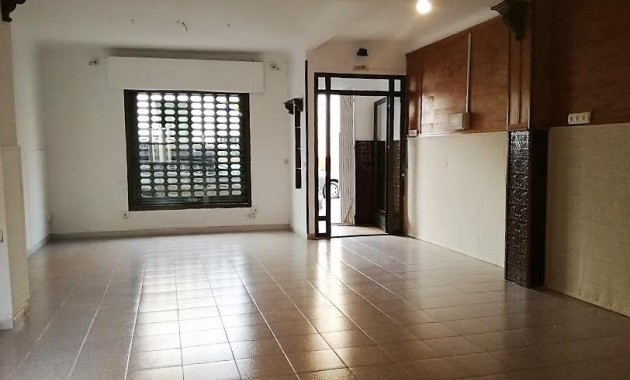 Sale - Commercial Unit -
Torrevieja - torrevieja