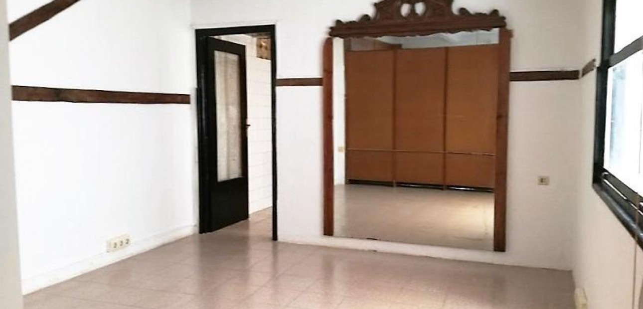 Sale - Commercial Unit -
Torrevieja - torrevieja