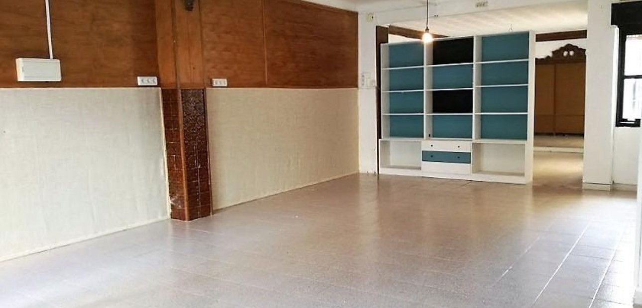 Sale - Commercial Unit -
Torrevieja - torrevieja