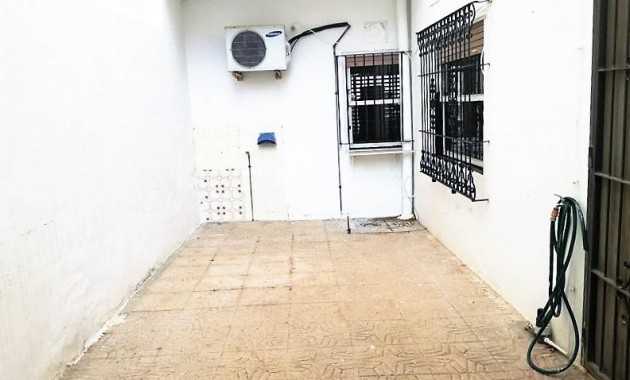 Sale - Commercial Unit -
Torrevieja - torrevieja