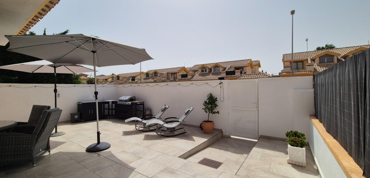 Herverkoop - Villa -
Orihuela Costa - Lomas de Cabo Roig-Los Dolses