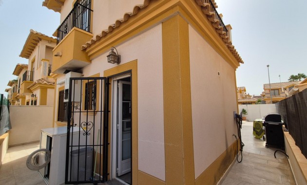 Herverkoop - Villa -
Orihuela Costa - Lomas de Cabo Roig-Los Dolses