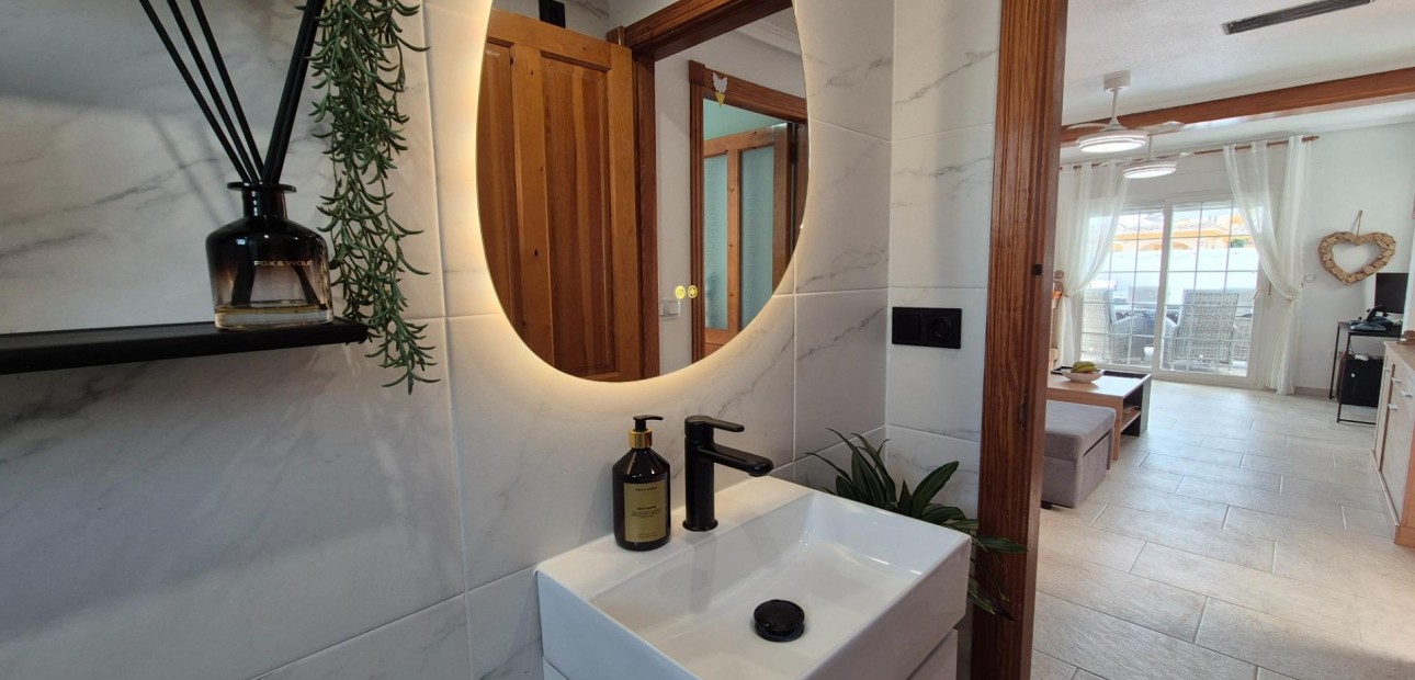 Herverkoop - Villa -
Orihuela Costa - Lomas de Cabo Roig-Los Dolses