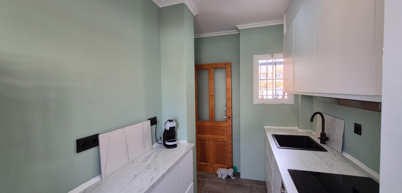 Herverkoop - Villa -
Orihuela Costa - Lomas de Cabo Roig-Los Dolses