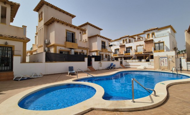 Herverkoop - Villa -
Orihuela Costa - Lomas de Cabo Roig-Los Dolses