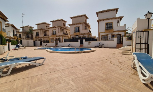 Herverkoop - Villa -
Orihuela Costa - Lomas de Cabo Roig-Los Dolses