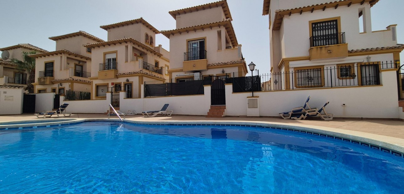 Herverkoop - Villa -
Orihuela Costa - Lomas de Cabo Roig-Los Dolses