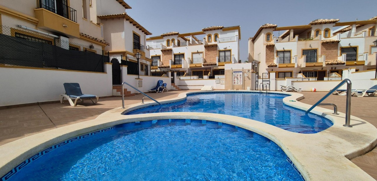 Herverkoop - Villa -
Orihuela Costa - Lomas de Cabo Roig-Los Dolses