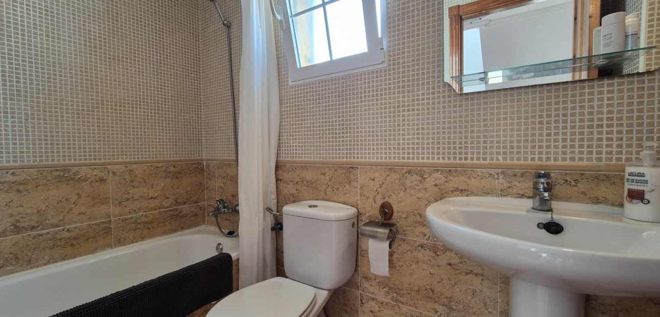 Herverkoop - Villa -
Orihuela Costa - Lomas de Cabo Roig-Los Dolses