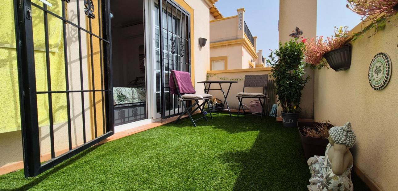 Herverkoop - Villa -
Orihuela Costa - Lomas de Cabo Roig-Los Dolses