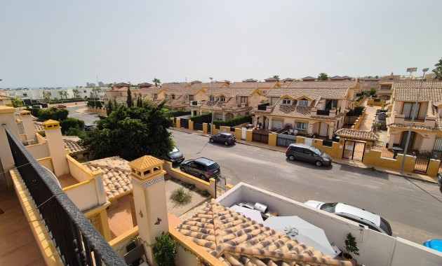 Herverkoop - Villa -
Orihuela Costa - Lomas de Cabo Roig-Los Dolses