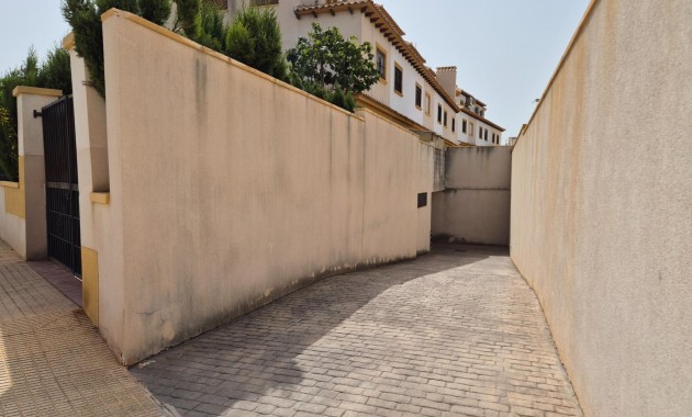 Herverkoop - Villa -
Orihuela Costa - Lomas de Cabo Roig-Los Dolses