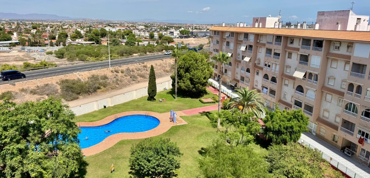 Sale - Penthouse -
Torrevieja - Centro